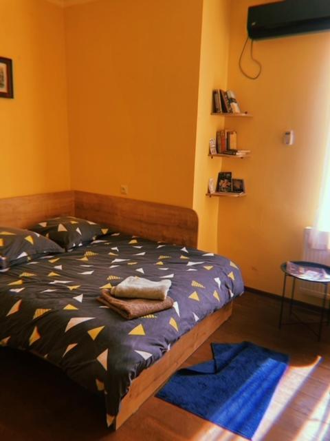 Home Away Home In Heart Of Tbilisi Luaran gambar